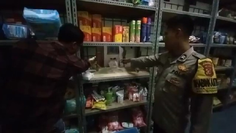title OTK Bobol Minimarket di Majalengka, CCTV Dirusak untuk Hilangkan Jejak OTK Bobol Minimarket di Majalengka, CCTV Dirusak untuk Hilangkan Jejak
