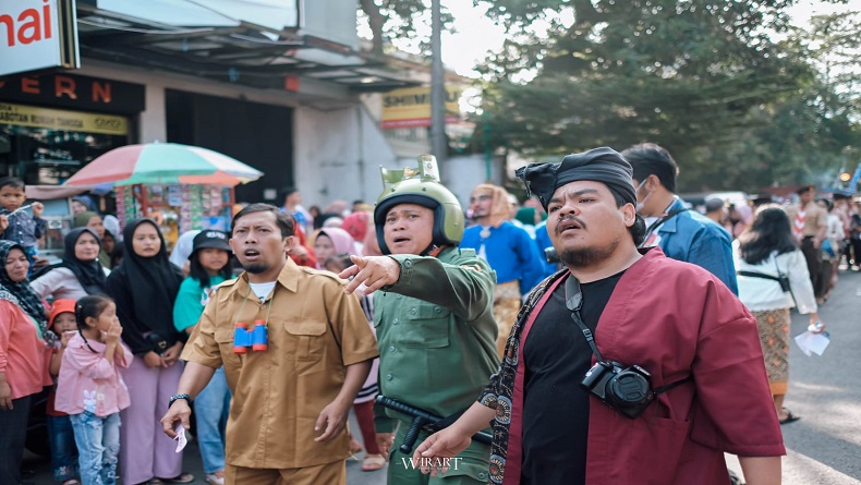 2 Pemain Sinetron Preman Pensiun Meriahkan Hari Nelayan Palabuhanratu Sukabumi
