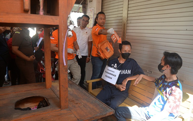 Rekonstruksi Mutilasi Bos Galon di Semarang, Tersangka Peragakan 102 Adegan - Bagian 4