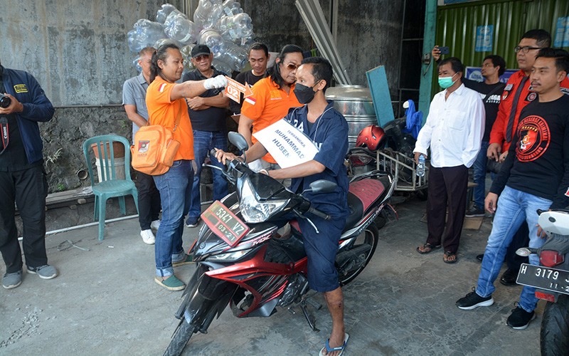 Rekonstruksi Mutilasi Bos Galon di Semarang, Tersangka Peragakan 102 Adegan - Bagian 2