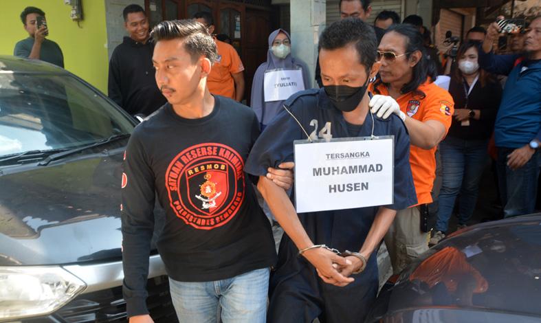 Rekonstruksi Pembunuhan Bos Galon, Husen Peragakan 102 Adegan Mutilasi hingga Ngecor