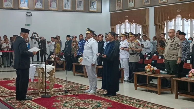 Gubernur Mahyeldi Resmi Melantik Pj Bupati Kepulauan Mentawai