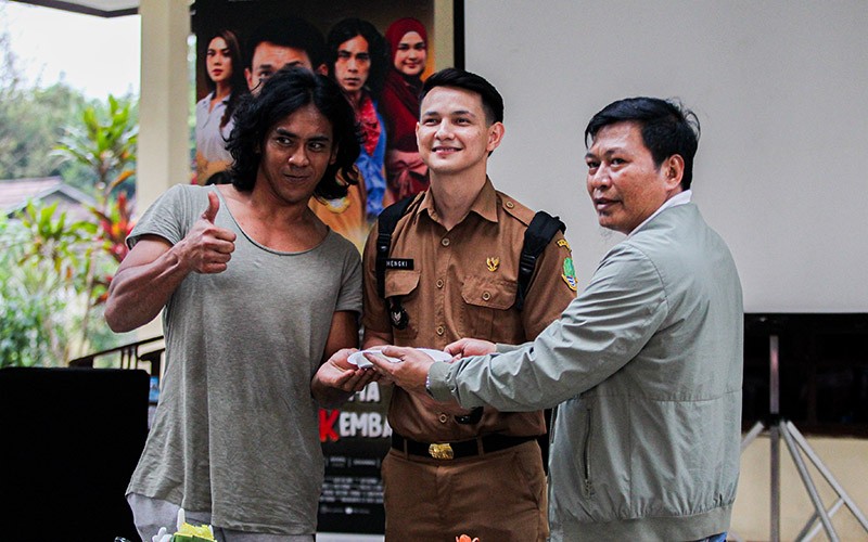 Para Pemain dan Kru Sinetron Cinta Lama Bersatu Kembali Gelar Syukuran  - Bagian 2