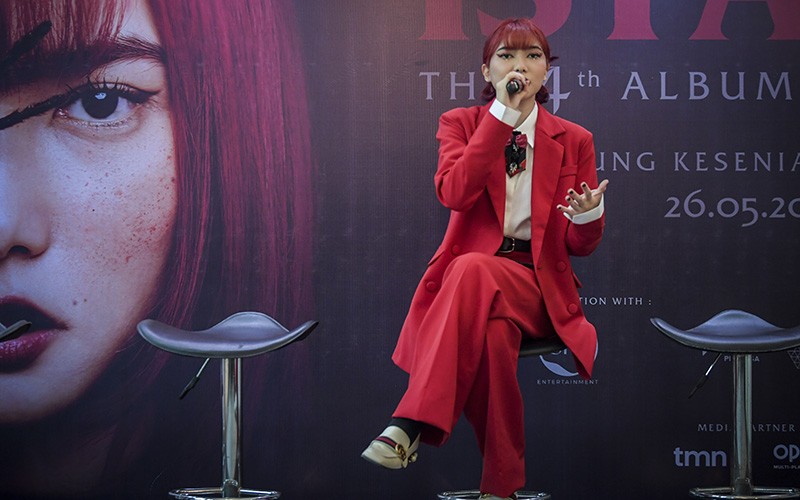 Gaya Isyana Sarasvati Rilis Album Keempat - Bagian 2