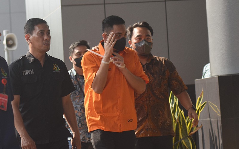 Tampang Mario Dandy Pakai Rompi Tahanan Kejaksaan, Ditahan di Rutan Cipinang - Bagian 5