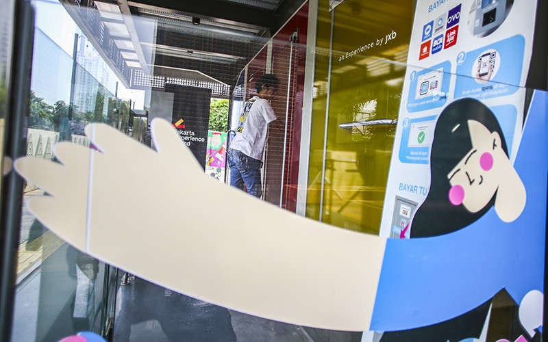 Penampakan Toilet Tembus Pandang ala Jepang di Jalan Jenderal Sudirman Jakarta - Bagian 3