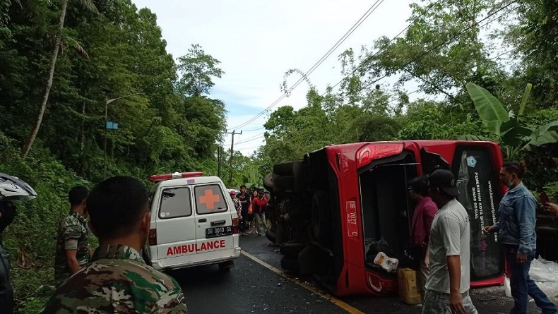 Kecelakaan Hari Ini di Sonder, Bus Rombongan Jemaat Gereja Terguling Tewaskan 3 Orang