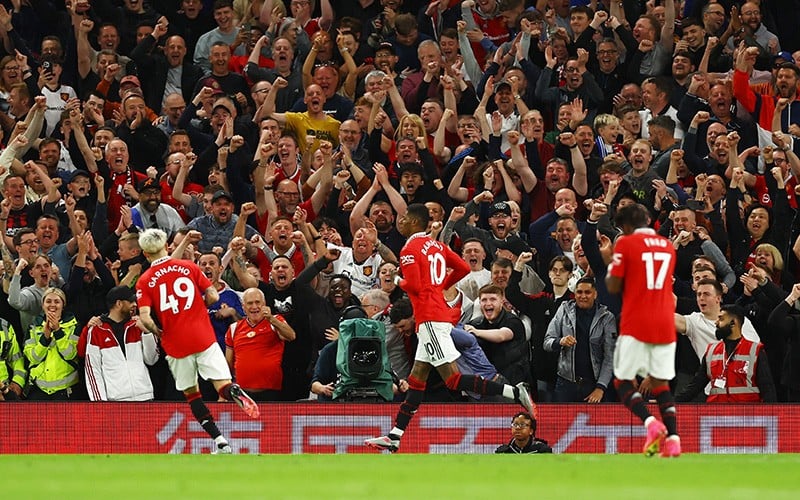 Manchester United Bantai Chelsea 4-1, Pastikan Masuk Zona Liga Champions - Bagian 3