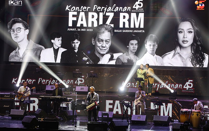 Konser 45 Tahun Perjalanan, Fariz RM Nostalgia dengan Lagu Barcelona dan Sakura - Bagian 2