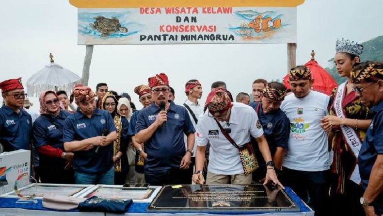 Miliki Garis Pantai 10 Km, Sandiaga Ajak Healing Nikmati Wisata Bahari Desa Kelawi Lampung