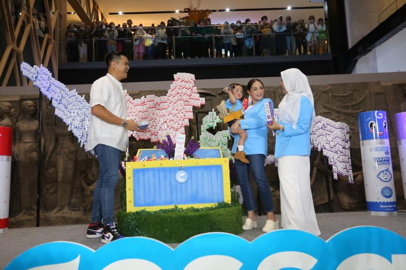 Nagita Slavina Gendong Cipung  jadi Duta Cessa, Dukung Anak Indonesia Sehat Ceria - Bagian 2