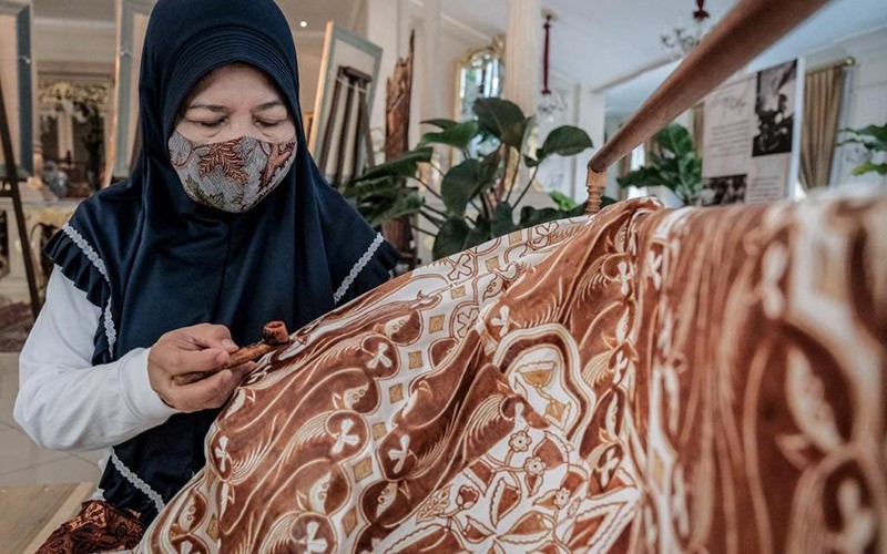 Wamenparekraf Angela Tanoesoedibjo: Batik Jadi Identitas Bangsa dan Alat Diplomasi Budaya - Bagian 2