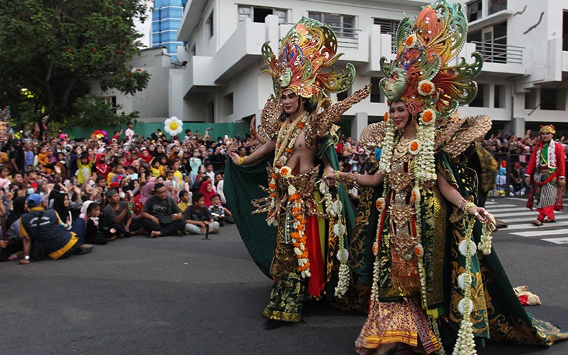 Pawai Bunga dan Budaya Meriahkan HUT ke-730 Kota Surabaya - Bagian 2