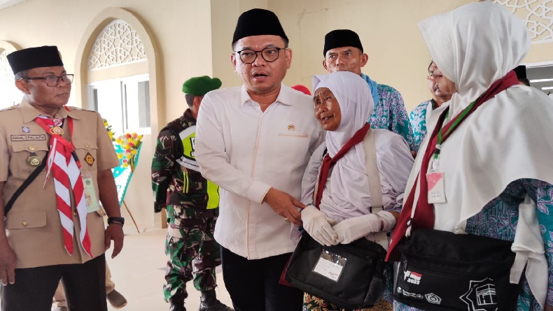 374 Calhaj Kloter 1 Majalengka Terbang ke Tanah Suci Makkah dari BIJB Kertajati