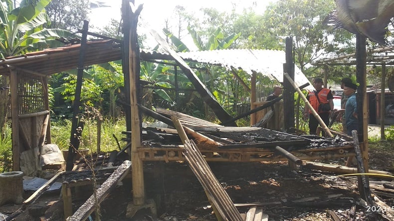 Kebakaran di Sukabumi Hari Ini, Pria Lansia Terluka Parah usai Terjebak Kobaran Api