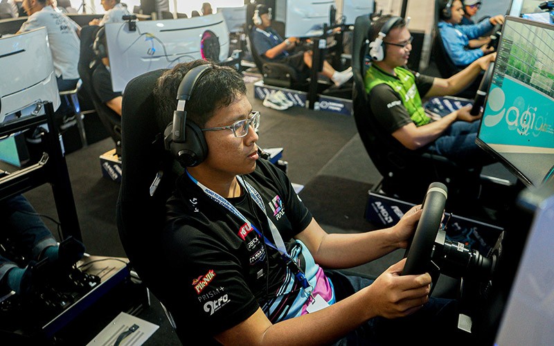 Antusiasme BalapSimulator Formula E di Road to Jakarta E-Prix 2023 - Bagian 3