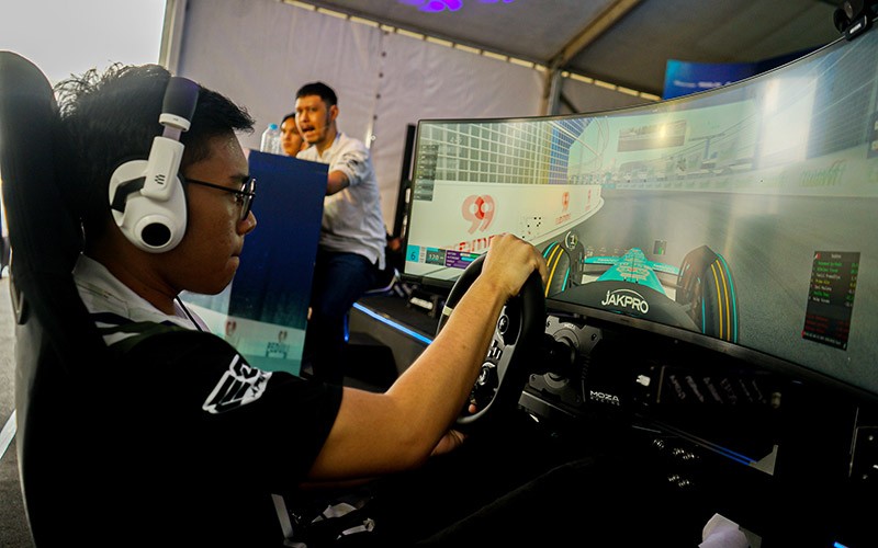 Antusiasme BalapSimulator Formula E di Road to Jakarta E-Prix 2023 - Bagian 4