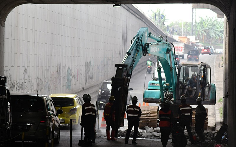 Sering Timbulkan Kecelakaan, Jalan Rusak di Underpass Kota Bogor Diperbaiki - Bagian 2