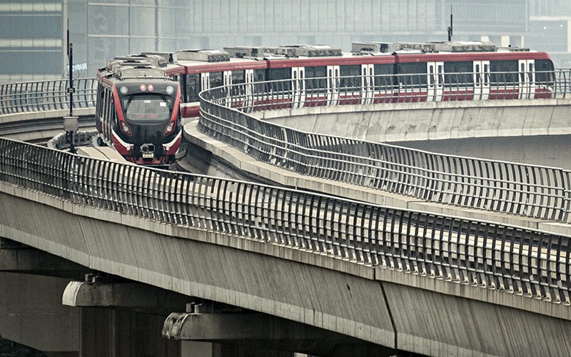Melihat LRT Jabodebek Mondar-mandir Tanpa Penumpang - Bagian 1