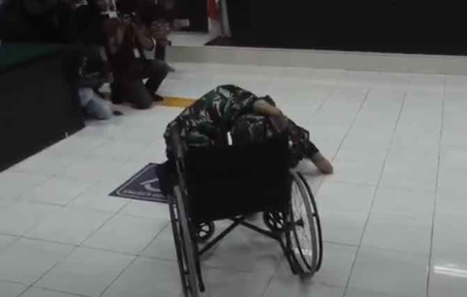 Terbukti Bawa 75 Kg Sabu, 2 Prajurit TNI Menangis Divonis Seumur Hidup dan Dipecat