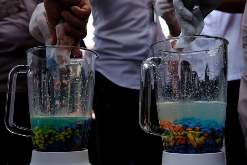 Polda Kalbar Musnahkan Narkoba, Ribuan Pil Ekstasi Diblender - Bagian 1
