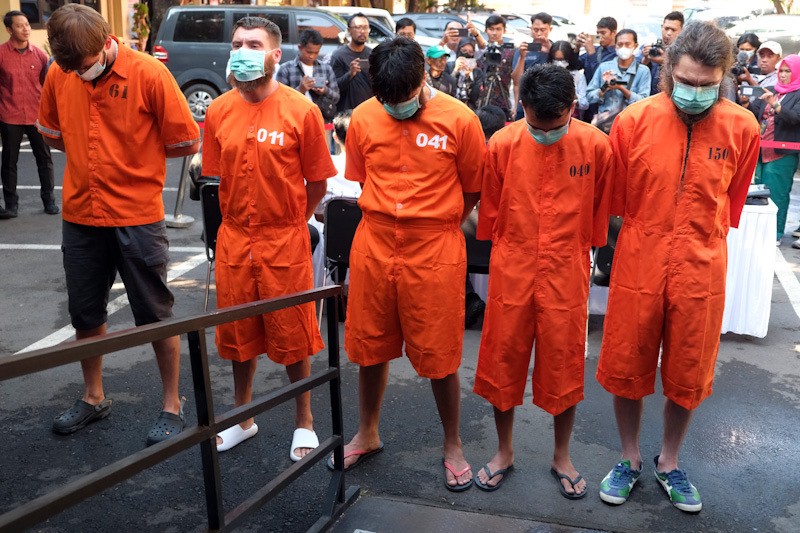 Bawa Narkoba, Warga Rusia dan Uzbekistan Ditangkap Aparat Polda Bali - Bagian 1