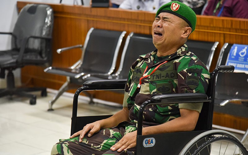 Ekspresi 2 Prajurit TNI AD Lolos Hukuman Mati, Menangis hingga Sujud - Bagian 3
