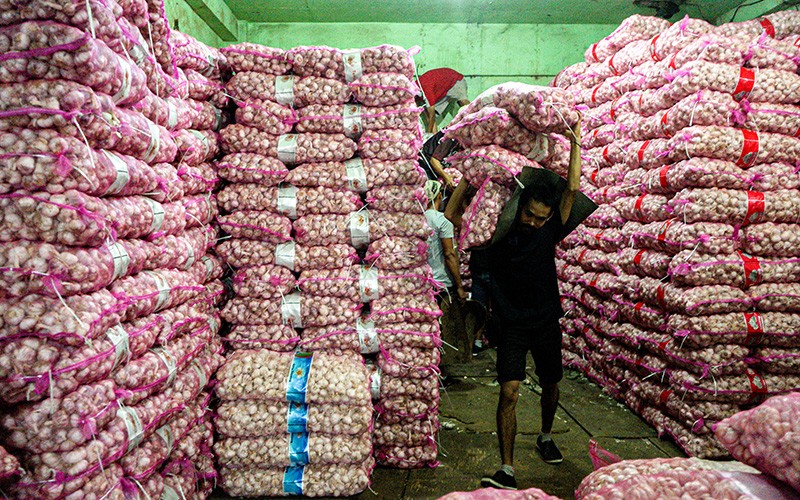 Pasokan Menipis, Segini Harga Bawang Putih di Pasar Induk Kramat Jati - Bagian 2