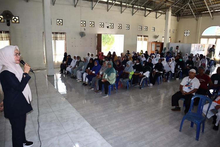 Wabup Merlan Minta Jemaah Calon Haji Bone Bolango Jaga Kesehatan