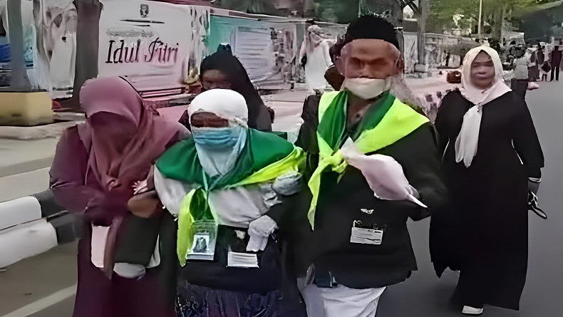 Beredar Video Calhaj Lansia Jalan Kaki Tanpa Pengawalan, Ini Kata PPIH Indramayu 