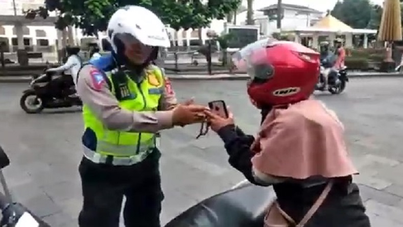 Ngidam Ingin Keliling Kota Pakai Motor Patroli, Ibu Muda di Tasikmalaya Kejar Polisi