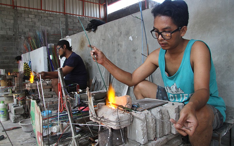 Kerajinan Manik-Manik Dipasarkan Online ke Luar Negeri - Bagian 2