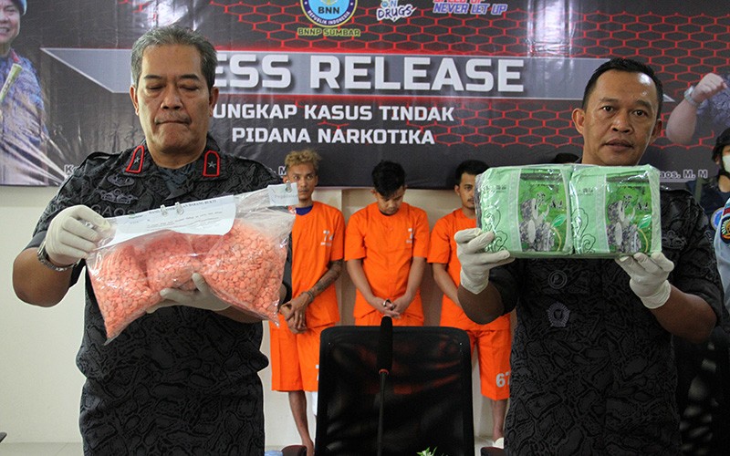 2 Napi Kendalikan Penjualan Narkoba dari Dalam Lapas Padang - Bagian 2