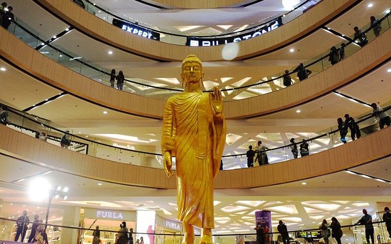 Patung Buddha Tinggi 12,3 Meter di Dalam Gedung Masuk Rekor MURI - Bagian 1