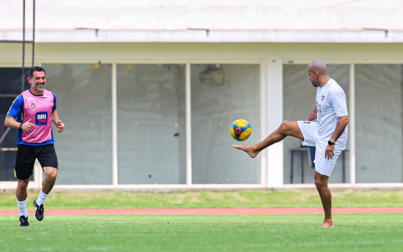 Momen Legenda Argentina Sebastian Veron Main Sepak Bola Tanpa Sepatu - Bagian 3