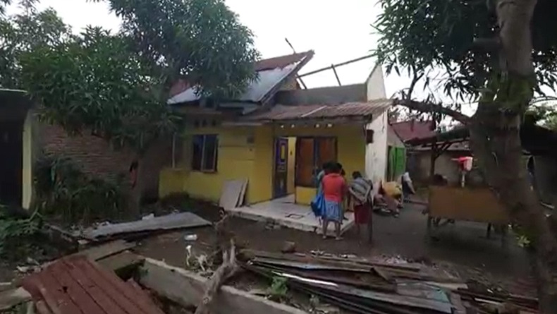 27 Rumah di Desa Sampali Deliserdang Rusak Diterjang Angin Puting Beliung