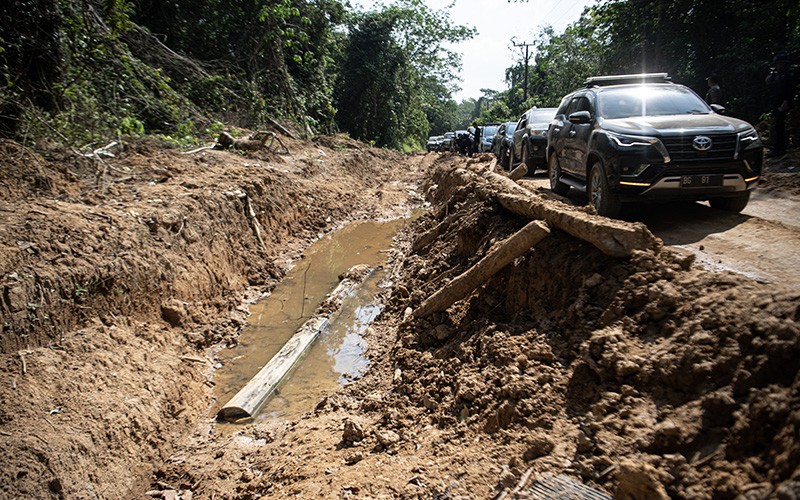 Jalan Rusak dan Berlubang hingga Kedalaman 1 Meter di OKI Sejak 2015 - Bagian 2