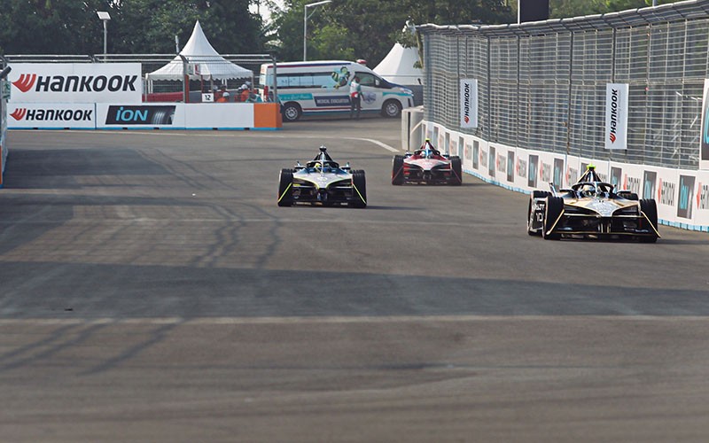 Pembalap Formula E Maximilian Gunther Tercepat di Latihan Bebas Jakarta E-Prix - Bagian 2