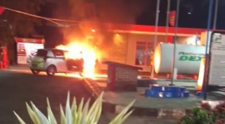 Mobil Terbakar di SPBU Mangkubumi Tasikmalaya, Sopir Pingsan