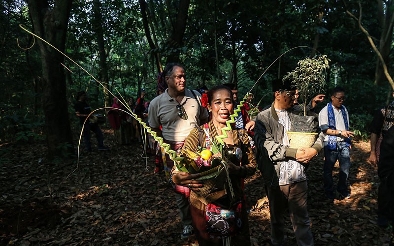 Kirab Sedekah Hutan di Universitas Indonesia - Bagian 2