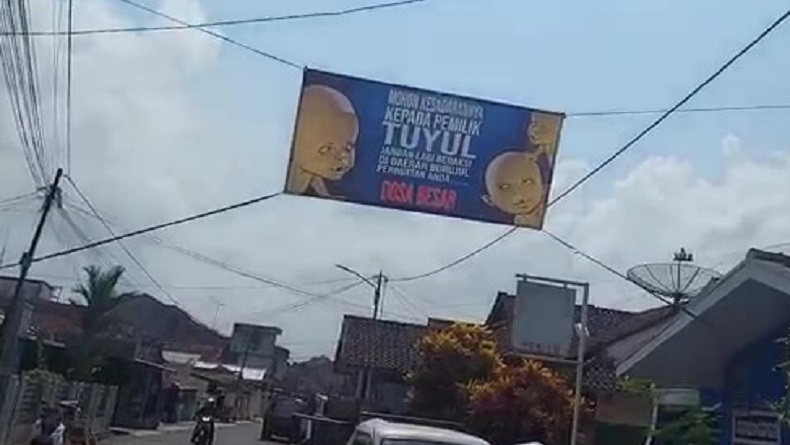 Uang Sering Hilang, Warga Tasikmalaya Pasang Spanduk agar Pemilik Tuyul Jangan lagi Beraksi
