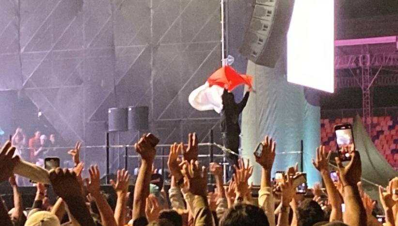 DJ Alan Walker Kibarkan Bendera Merah Putih Tutup Konser di Jakarta E-Prix