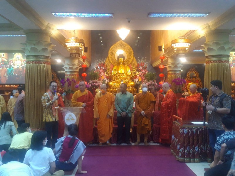 10.000 Umat Buddha Hadiri Perayaan Waisak di Wihara Ekayana Arama - Bagian 1