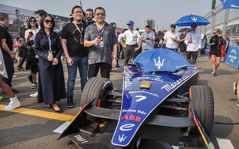 Hary Tanoesoedibjo Hadiri Pembukaan Seri ke-11 Formula E  - Bagian 3
