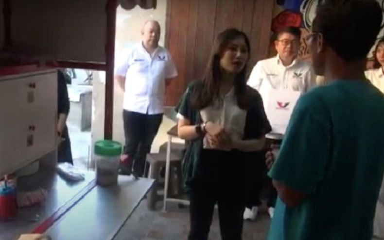 Blusukan ke Surabaya, Bacaleg Perindo Angela Tanoesoedibjo Siap Perjuangkan Aspirasi UMKM 