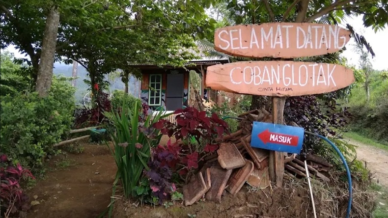 Viral Pria Berkostum BDSM Resahkan Wisatawan Coban Glotak, Polisi Turun Tangan 