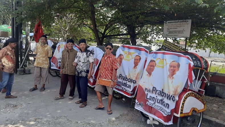 Semangat Tukang Becak di Solo Konvoi Suarakan Dukungan untuk Prabowo