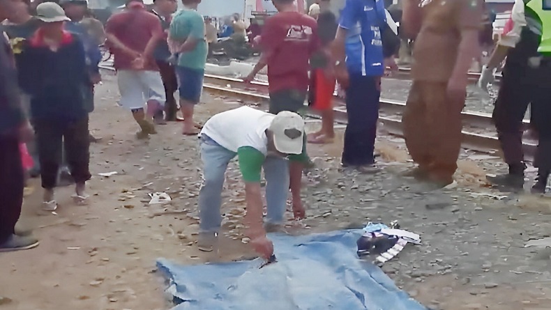 Terobos Pelintasan, Pemotor Tewas Mengenaskan Tertabrak Kereta di Haurgeulis Indramayu