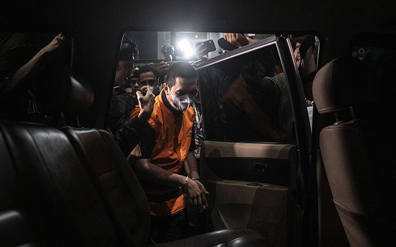 Kasus Suap Perkara MA, Mantan Komisaris Wika Beton Ditahan KPK - Bagian 3