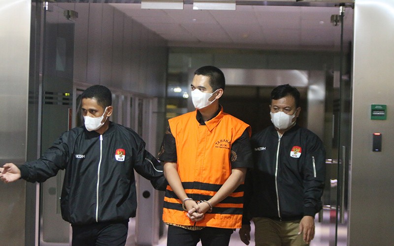 Kasus Suap Perkara MA, Mantan Komisaris Wika Beton Ditahan KPK - Bagian 1